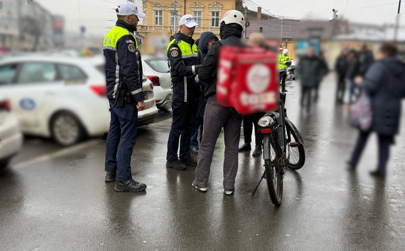 Livratorii din Cluj-Napoca, luați la control de polițiști! / Reguli și amenzi din 15 februarie