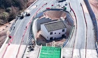 Autostradă construită în jurul unei case. Proprietarul a refuzat o sumă colosală oferită de stat