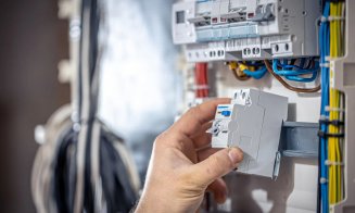 De ce întârzie facturile de curent Electrica Furnizare