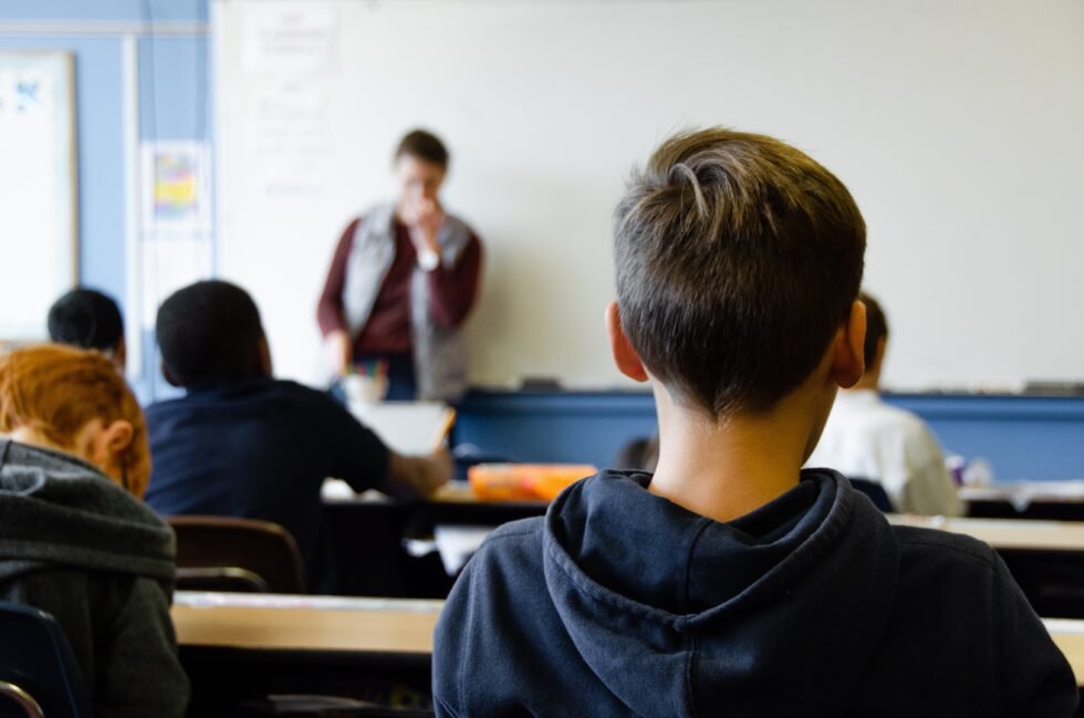 Elevii cer cursuri de Educație sexuală, Educație media, Gândire critică și Inteligență emoțională