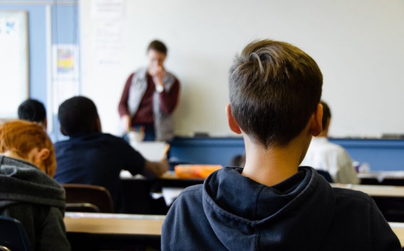 Elevii cer cursuri de Educație sexuală, Educație media, Gândire critică și Inteligență emoțională