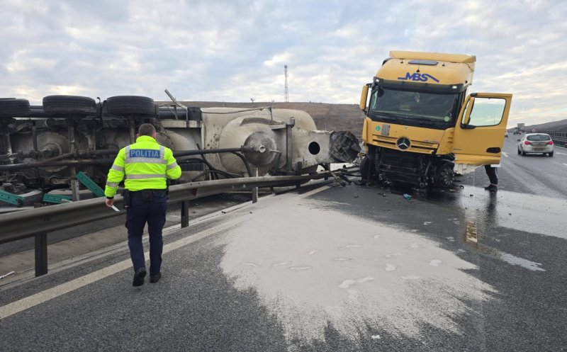 Autocisternă răsturnată pe autostradă