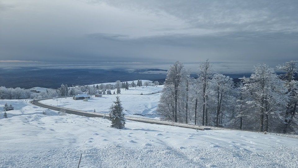 Cum va fi vremea în februarie în Transilvania/ Frig de crapă pietrele la munte