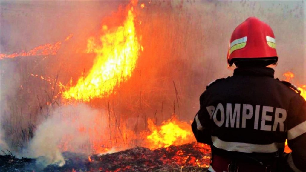 Tragedie în Cluj: Casa unei familii a luat foc