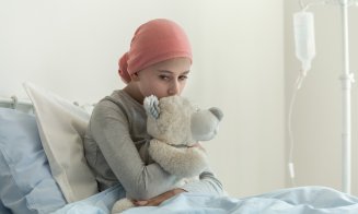 OMS a lansat un program de tratament gratuit pentru copiii bolnavi de cancer