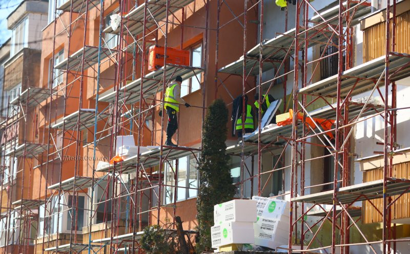 Reabilitarea energetică a blocurilor din Turda continuă. În ce zonă au loc lucrări