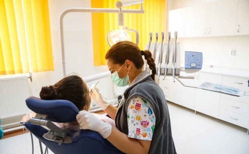 Tratamente stomatologice GRATIS la Cluj-Napoca. Cine beneficiază și cum