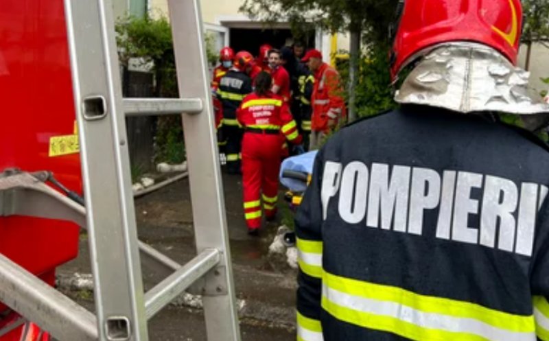 Cluj: Incendiu într-un apartament. Un bărbat a fost transportat de urgență la spital