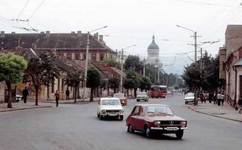 Casa Învățătorului pe stânga, anii '70