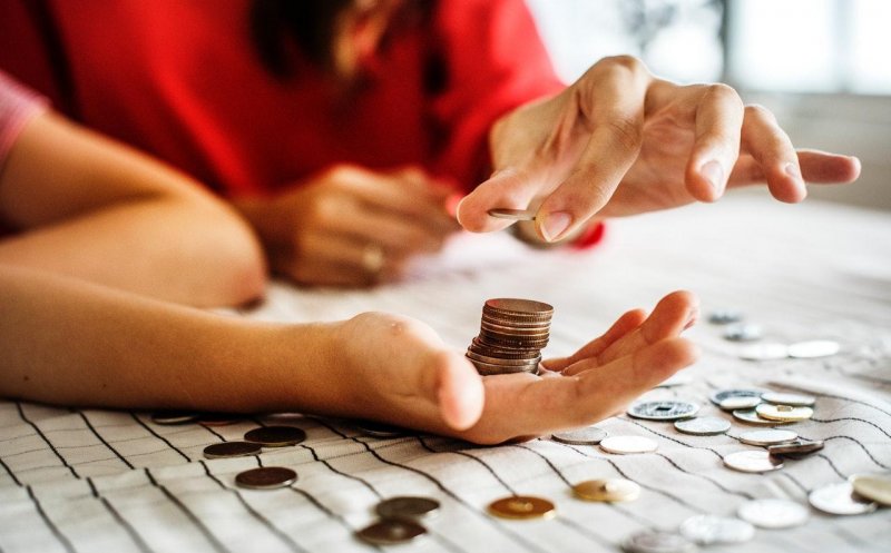 Scumpiri anunțate peste tot. Unde cresc prețurile cu până la 35%