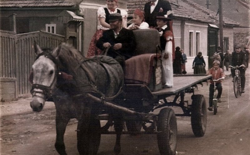 Hoștezeni , anii 1980.