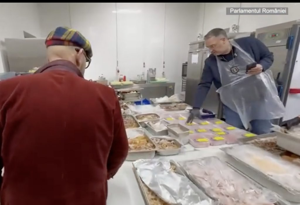 Unde mai mănâncă senatorii și deputații. ANPC a închis restaurantul din Parlament / Amenda primită