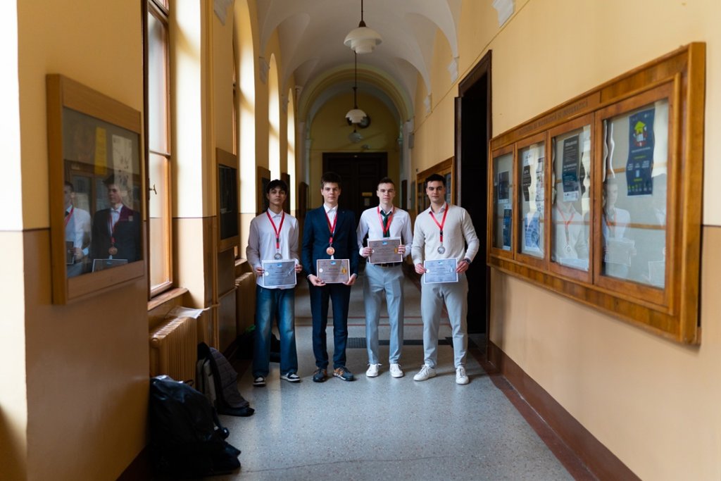 Patru studenți de la UBB Cluj s-au întors cu medalii de la Balcaniada de Matematică 2025
