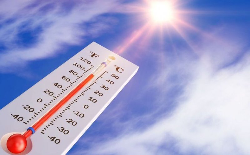 Vreme caldă, cu temperaturi în creştere şi cu valori de până la 25 de grade