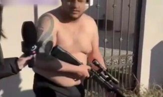 "Regele TikTok-ului", în chiloţi şi cu pușca în mână după percheziţiile poliţiştilor: "Au venit nişte hoţi cu cagule şi l-au căutat pe 