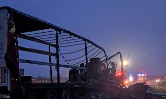 Doi șoferi de TIR au murit în urma unui accident grav