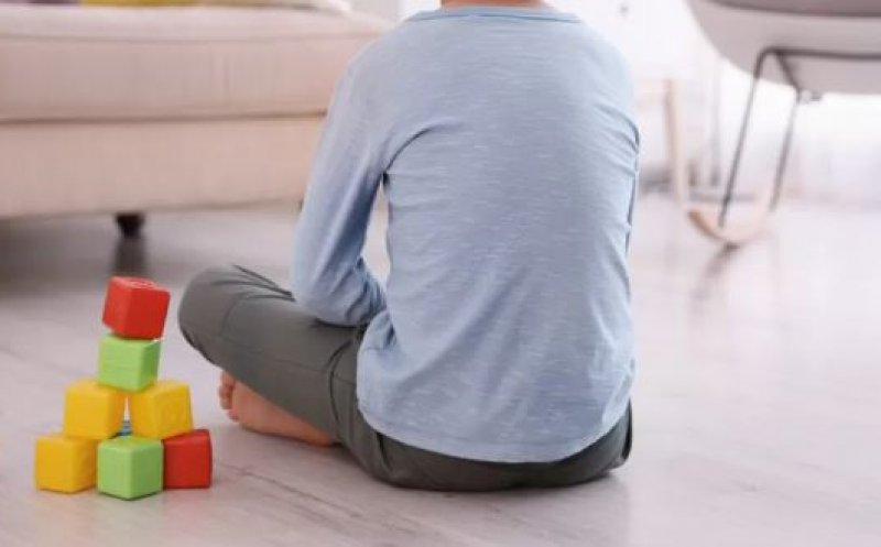 Un dezechilibru între două proteine din creier, asociat cu simptome asemănătoare autismului