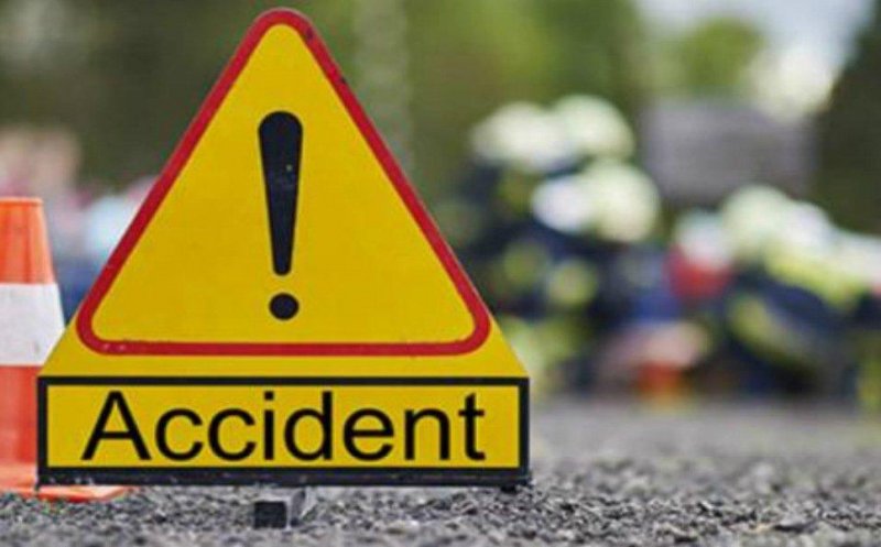 Cluj: Accident între o mașină și un microbuz. Doi bărbați au fost răniți