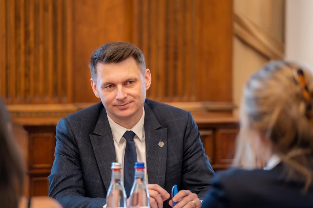 Clujeanul din fruntea Senatului, mesaj de Ziua NATO. Mircea Abrudean: „România a dovedit consecvenţă şi angajament și va rămâne un membru activ”