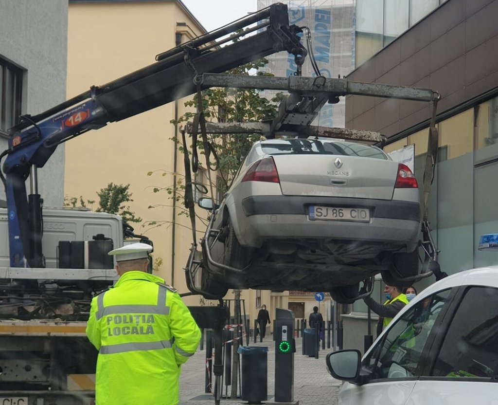 Atenție, șoferi! S-A SCUMPIT ridicarea mașinilor la Cluj-Napoca