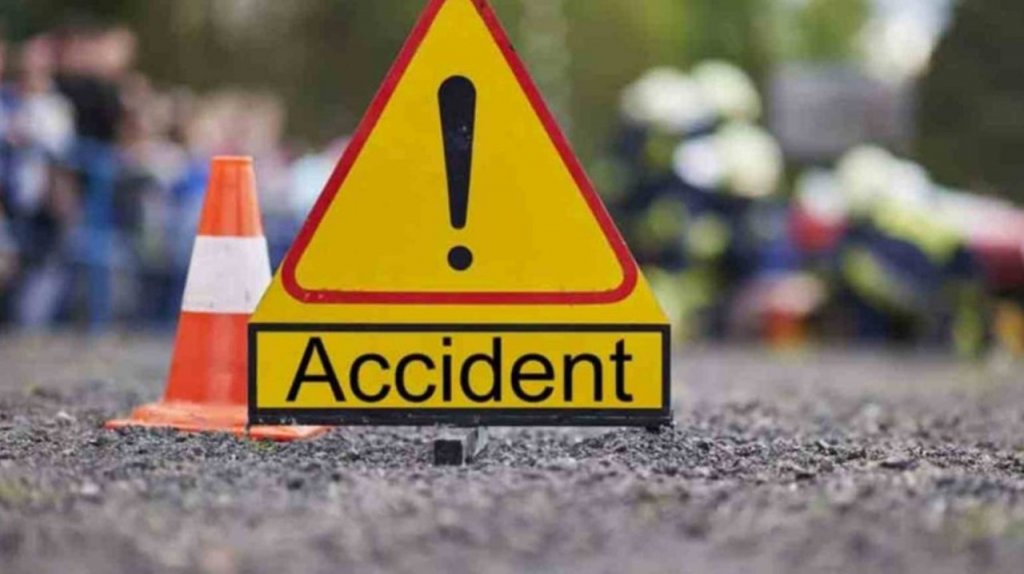 Momentul în care un șofer din Cluj evită un accident, dar ajunge în șanț. Totul a fost surprins pe cameră