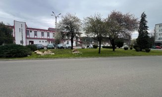 O piață din centrul municipiului Gherla își schimbă complet „fața”