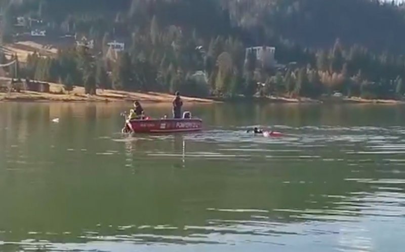 Adolescent căzut dintr-o barcă pe lacul Colibița. Băiatul este căutat de scafandri