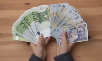 Cu cât se vinde/cumpără euro la casele de schimb valutar din Cluj după ce a depășit 5 lei la cursul BNR. Vezi prețul