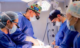 2 operații pro-bono la Cluj-Napoca: Reconstrucții mamare cu ajutorul robotului chirurgical Da Vinci
