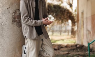 Un adolescent din Ocna Dej povesteşte pentru ZIUA de CLUJ cum s-a îndrăgostit de... antichităţi. Recent a găsit o brăţară de veche de 3000 de ani