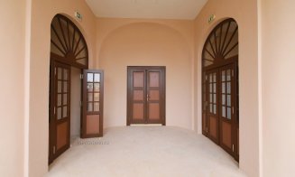 O fostă clădire dărăpănată din judeţul Cluj, transformată în "bijuterie". Ce utilitate vor avea spaţiile recent renovate
