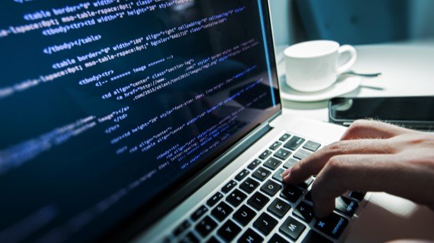 CNAS angajează IT-iști. Ce salarii se oferă și care sunt cerințele