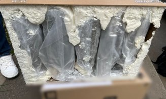 Droguri prin curier, “inovația” preferată a traficanților: Doi tineri din Cluj, prinși cu 10 kg de cannabis adus din Spania