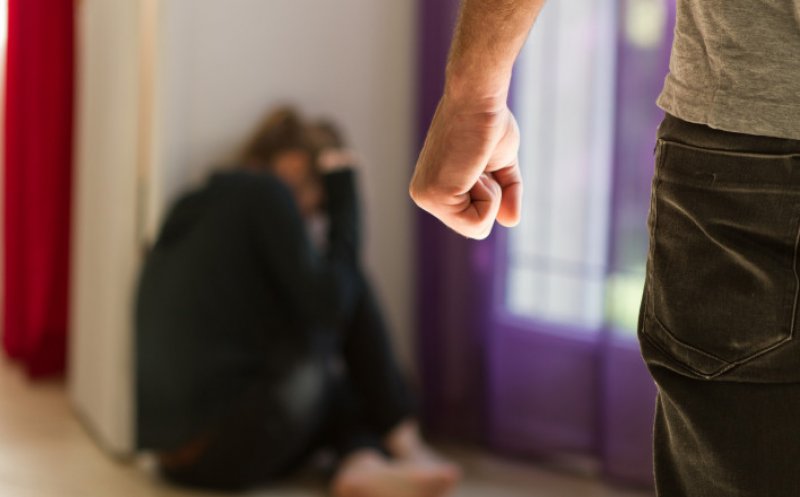 La fiecare 10 secunde, în România, o femeie este bătută de partener