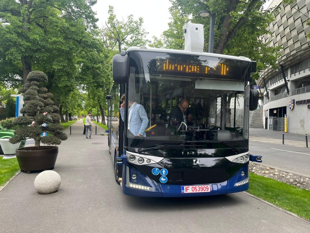 VAZUT PRIN Cluj-Napoca! Autobuz autonom (fără șofer), primul în operare din Norvegia