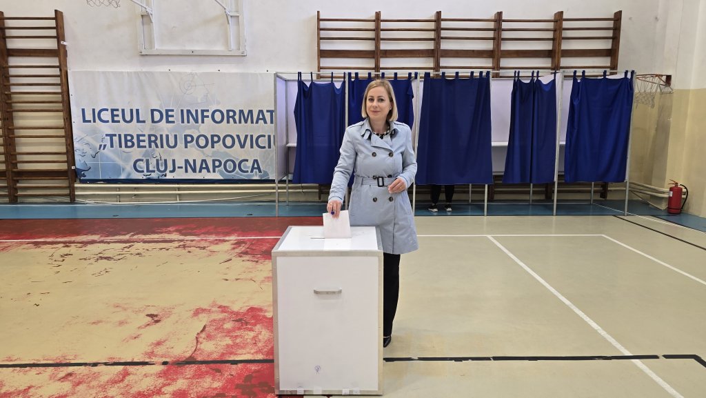 Prefectul Clujului, la ieșirea de la urne. Maria Forna: „Am votat candidatul care poate să asigure siguranța, stabilitatea și parcursul european al României”