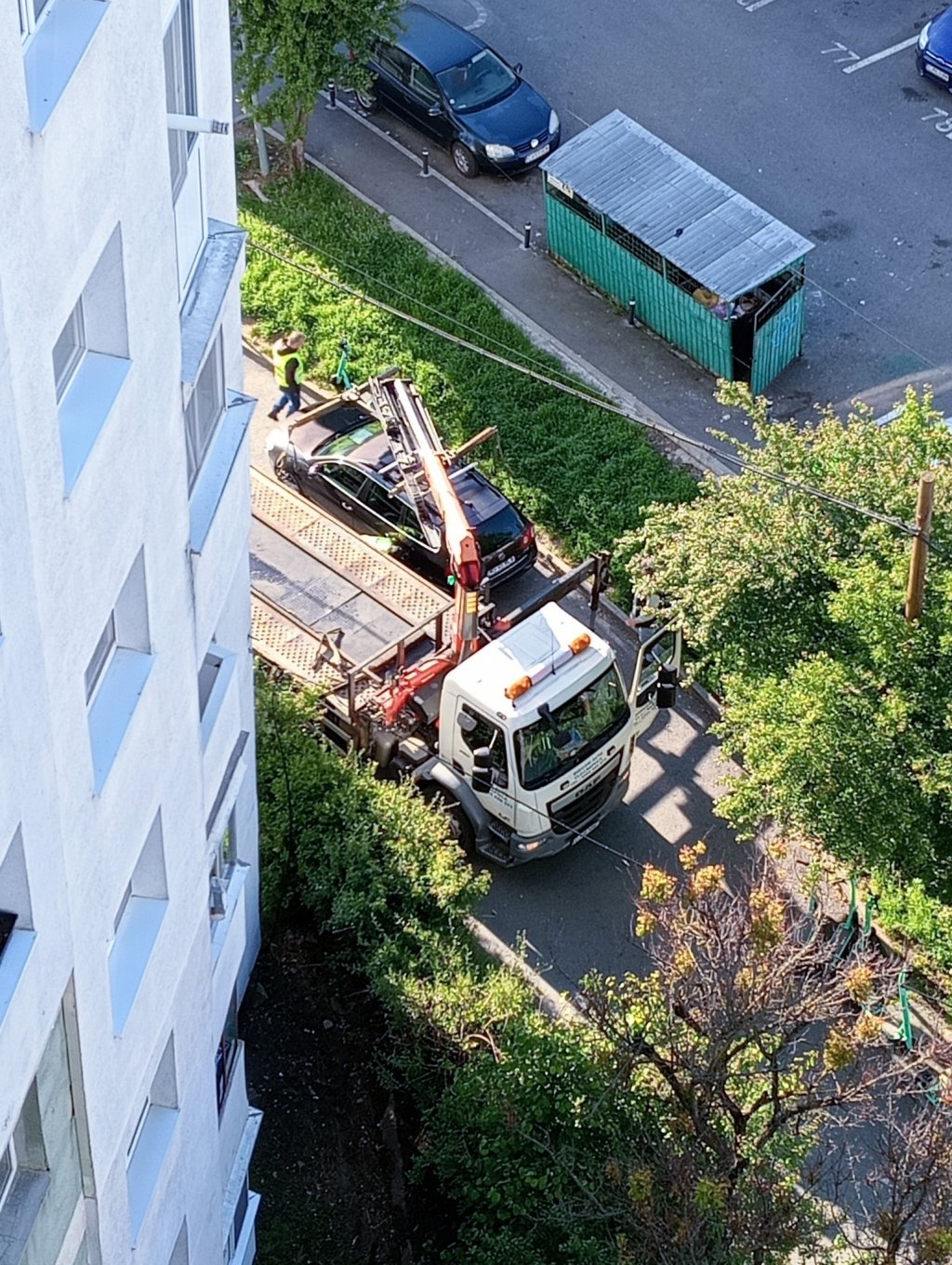 "Hai repede că îți pleacă maşina!"