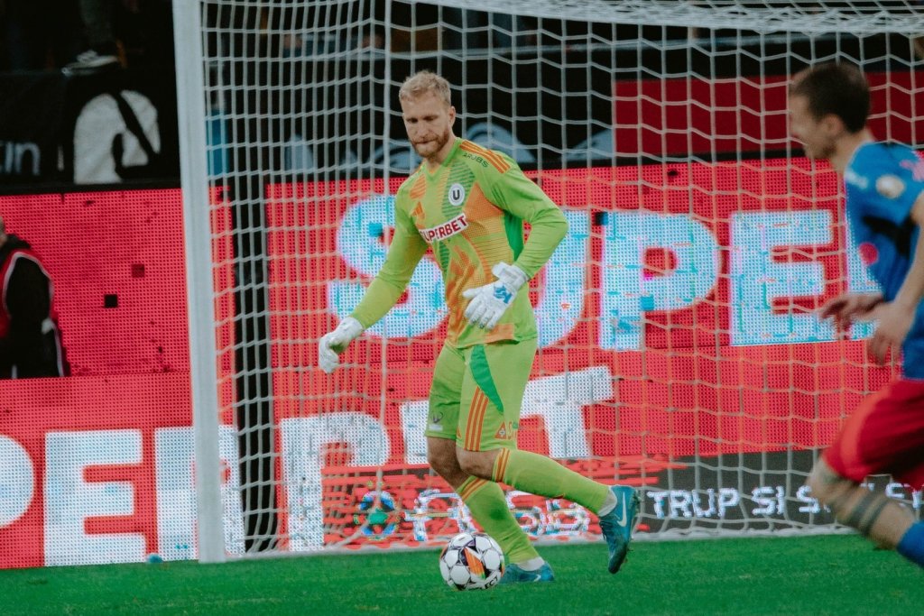 Edvinas Gertmonas, pe lista unei echipe din play-off. Interes și din străinătate pentru portar