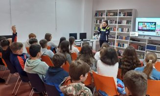 Acțiuni de prevenție ale polițiștilor clujeni în școlile din județ. Despre ce le-au vorbit elevilor
