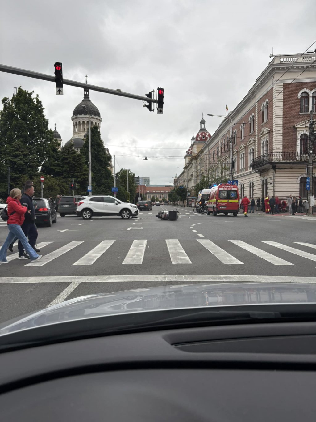 Accident în centrul Clujului. O persoană a ajuns la spital