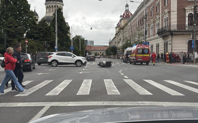 Accident în centrul Clujului. O persoană a ajuns la spital