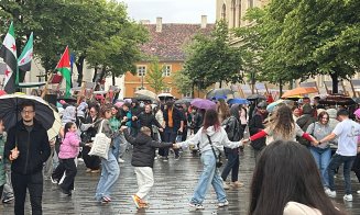 Imaginile zilei! Clujenii au încins o horă în ploaie de Zilele Orașului