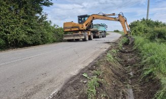 Lucrări de întreținere pe drumul care leagă platoul Cheile Turzii de Săndulești