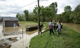 Imagini din dronă cu sute de gospodării sub ape, în Ardeal. Nivelul apei depășește 2 metri în unele zone