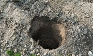 Cratere uriaşe de 5/5 m şi evacuări urgente la Praid / Planșeul salinei s-ar putea prăbuși complet