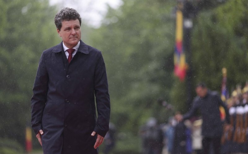 Cota lui Nicușor Dan a explodat după ce a devenit președinte. Este cel mai de încredere politician din România