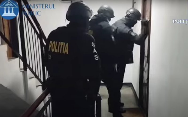 Percheziții în Cluj într-un dosar complex de tâlhărie, fraudă informatică și lipsire de libertate