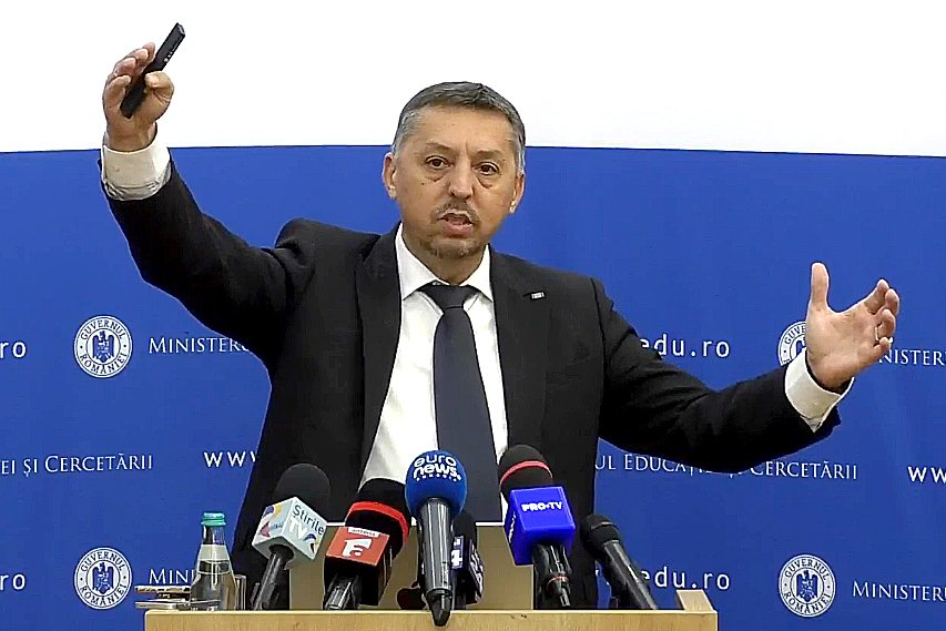Ce le transmite ministrul David dascălilor de Ziua Învățătorului: "Să fim parte din soluție, nu din problemă. Ştiu că putem!"