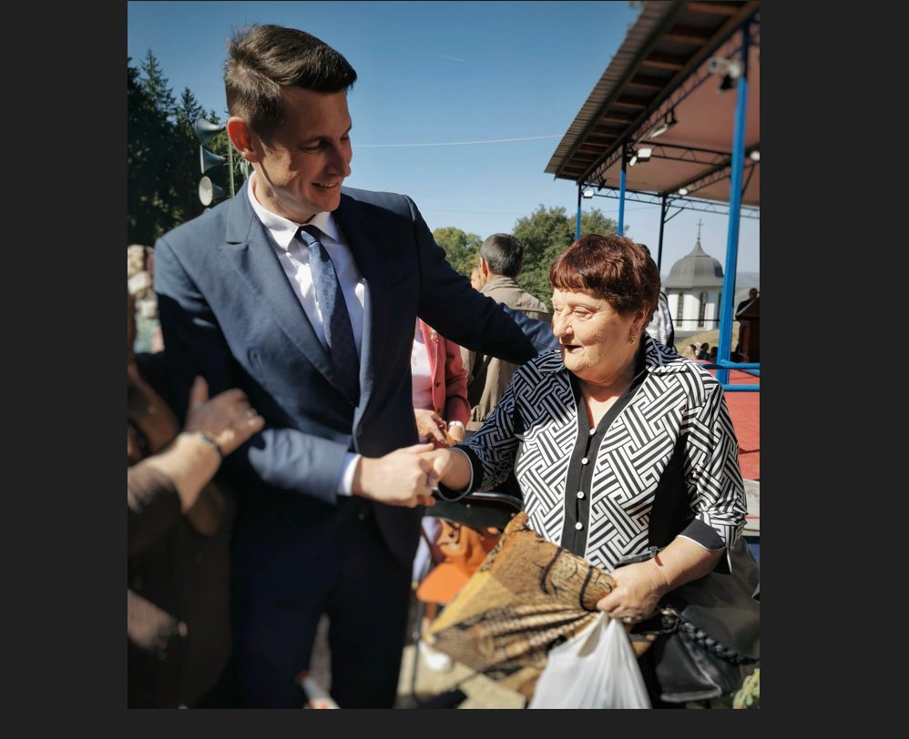 Mircea Abrudean, mesaj emoționant pentru fosta învățătoare de la Țaga: „Îi mulțumesc pentru răbdare, vocație și devotament”