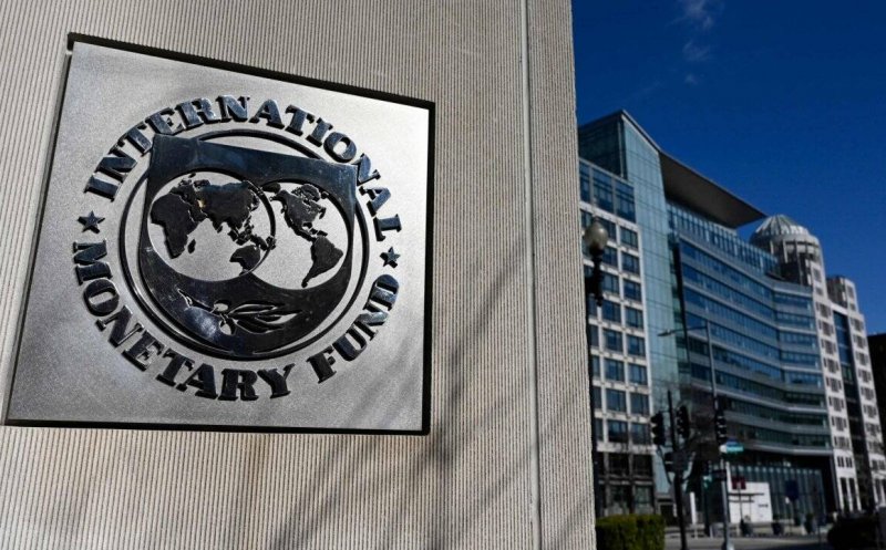 FMI face recomandări României pentru reducerea deficitului. Măsurile vizează TVA, accizele, impozitarea venitului și schimbări la contribuțiile sociale